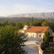 Download Vauvenargues hilton Free HD Vauvenargues Hilton