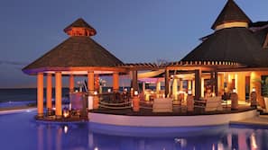 2 outdoor pools, sun loungers
