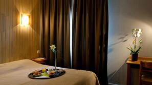 Bureau, chambres insonorisées, Wi-Fi gratuit, draps fournis
