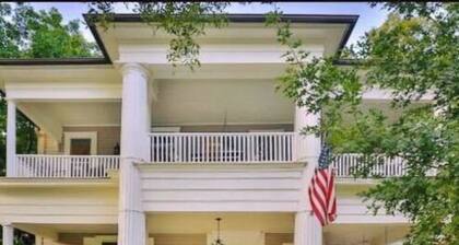 O'Casey's Boutique Inn