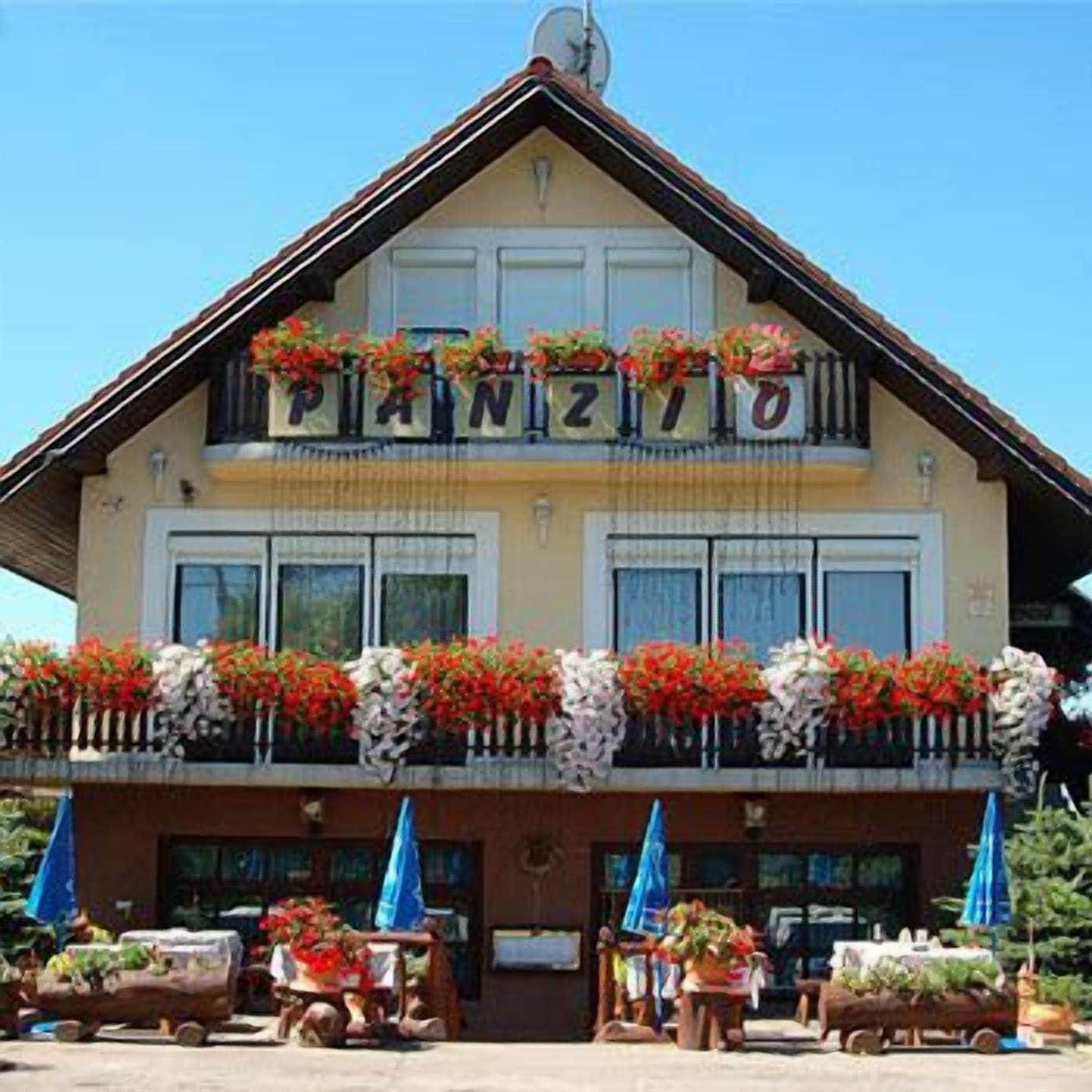 Sarokhaz Panzio in Vecsés, Hungary