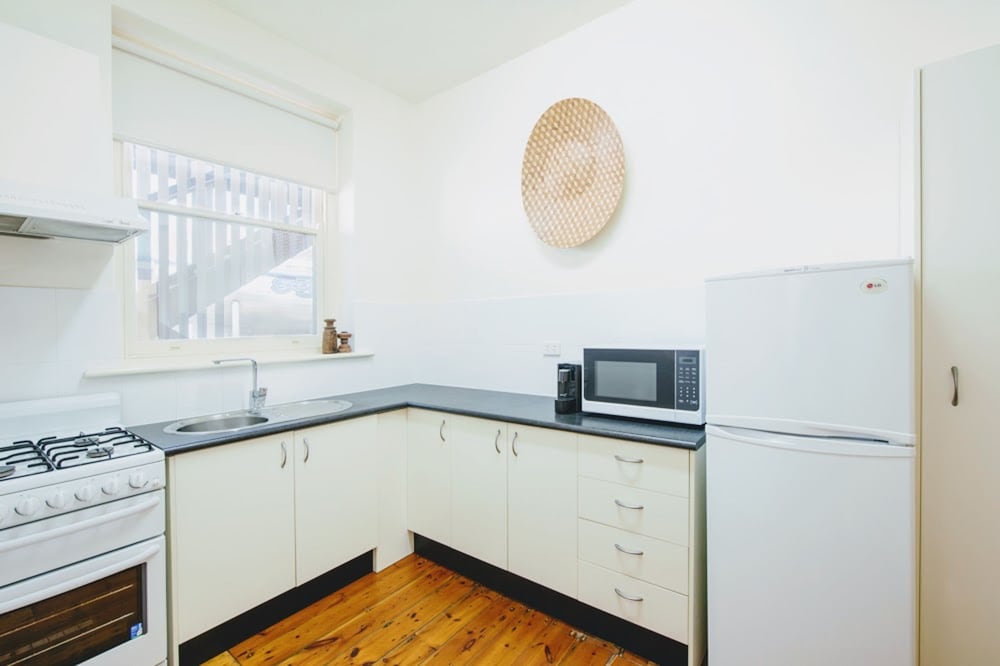 Seawall Apartments