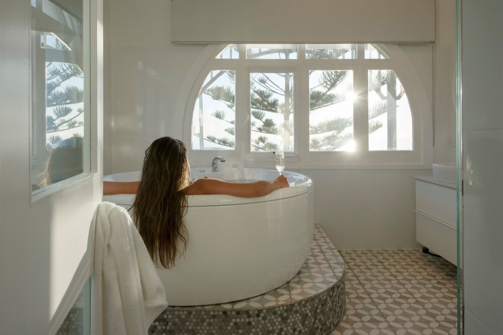 Seawall Apartments