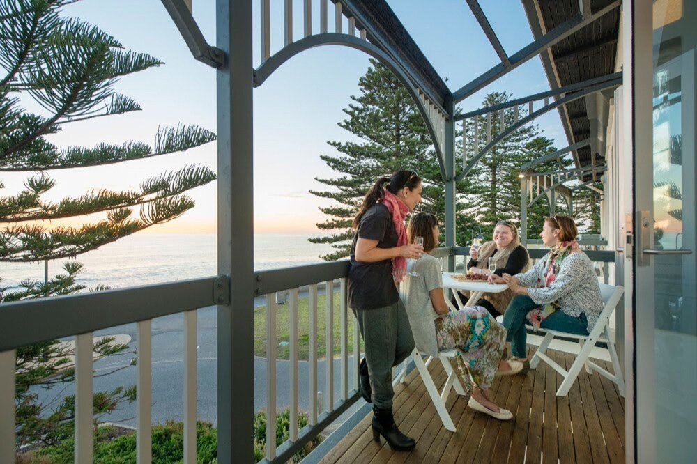 Seawall Apartments