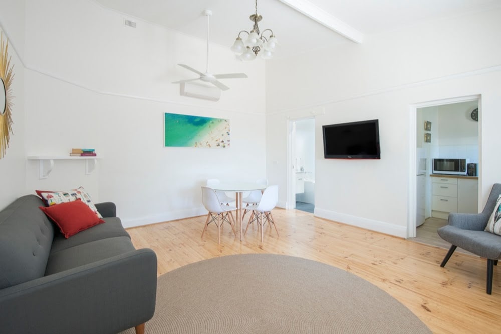 Seawall Apartments