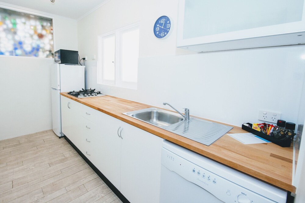 Seawall Apartments