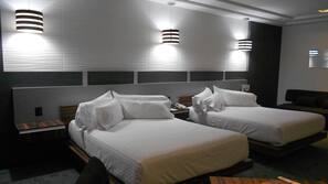 Tabla de planchar con plancha, wifi gratis, ropa de cama