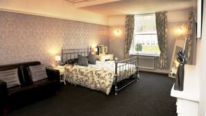 Iron/ironing board, free WiFi, linens, wheelchair access