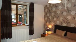 Iron/ironing board, free WiFi, linens, wheelchair access