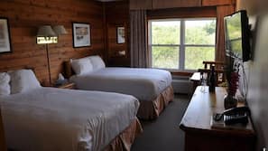 Premium bedding, desk, iron/ironing board, free WiFi