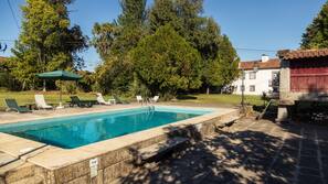 Piscine extérieure (ouverte en saison)