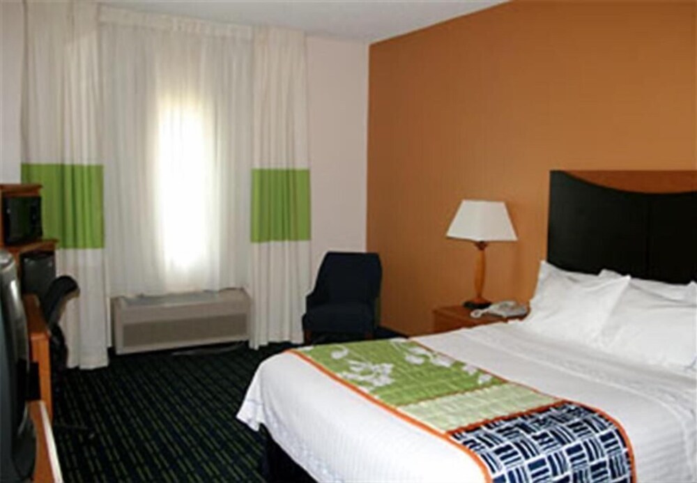 Fairfield Inn & Suites Tulsa Southeast/Crossroads Village