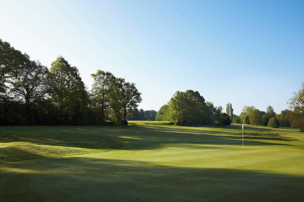 Lingfield Park Marriott Hotel & Country Club