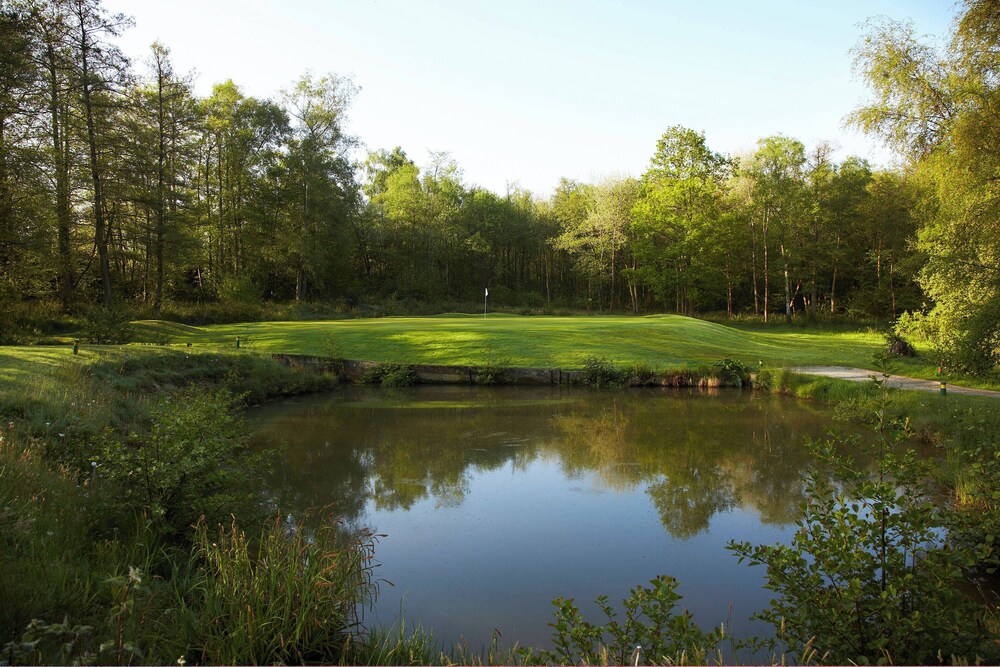 Lingfield Park Marriott Hotel & Country Club