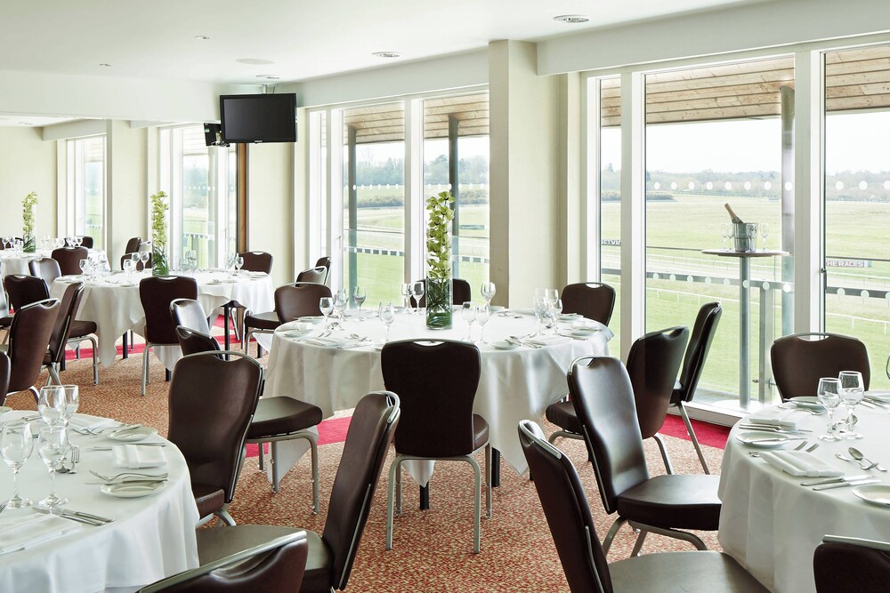 Lingfield Park Marriott Hotel & Country Club