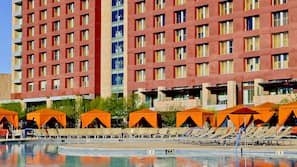 2 outdoor pools, pool umbrellas