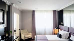 In-room safe, soundproofing, free WiFi, linens