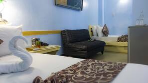 Premium bedding, in-room safe, individually decorated