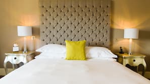 Hypo-allergenic bedding, desk, iron/ironing board, free WiFi