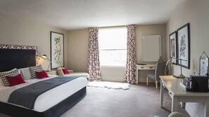 Hypo-allergenic bedding, desk, iron/ironing board, free WiFi