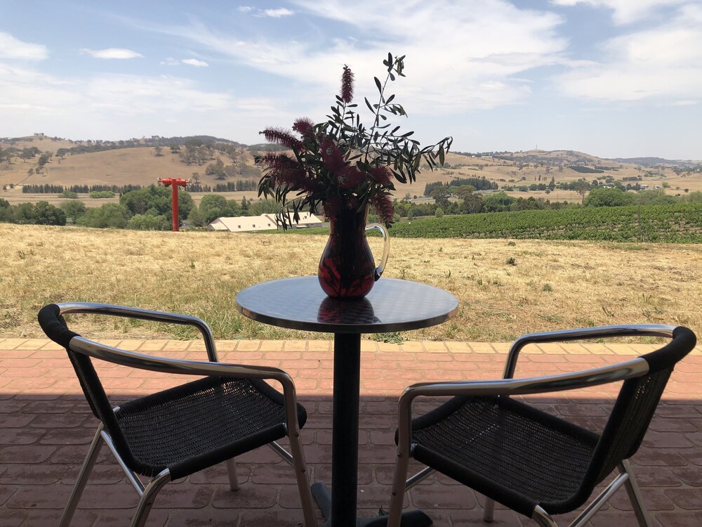 Turners Vineyard Motel and Function Centre AU233 Deals & Reviews