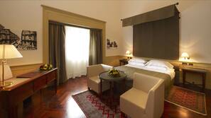 Biancheria da letto di alta qualità, copriletto in piuma, minibar