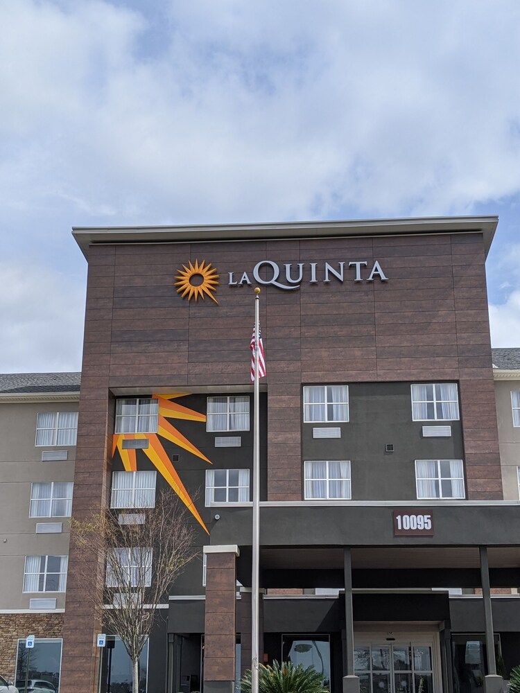 La Quinta Inn & Suites by Wyndham Montgomery