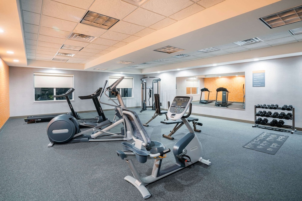 Fitness facility, La Quinta Inn & Suites by Wyndham Montgomery