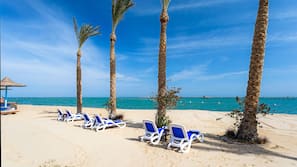 Private beach, sun-loungers, beach umbrellas, beach towels