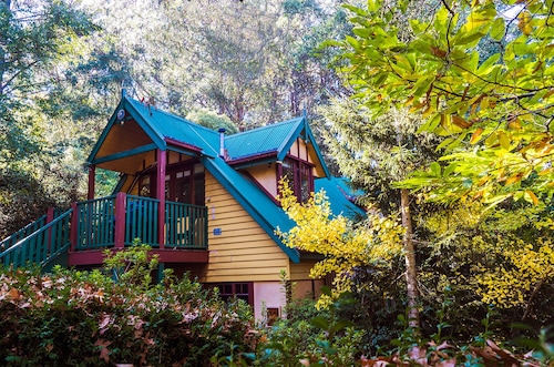 Stay in Dandenong Ranges's best hotels!
