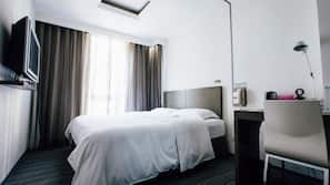 In-room safe, desk, free WiFi, linens