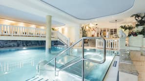 3 piscines couvertes, piscine extérieure (ouverte en saison)