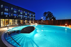 3 indoor pools, 2 outdoor pools