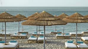 Sulla spiaggia, navetta gratuita per la spiaggia, lettini da mare