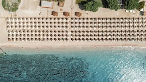 Sulla spiaggia, navetta gratuita per la spiaggia, lettini da mare