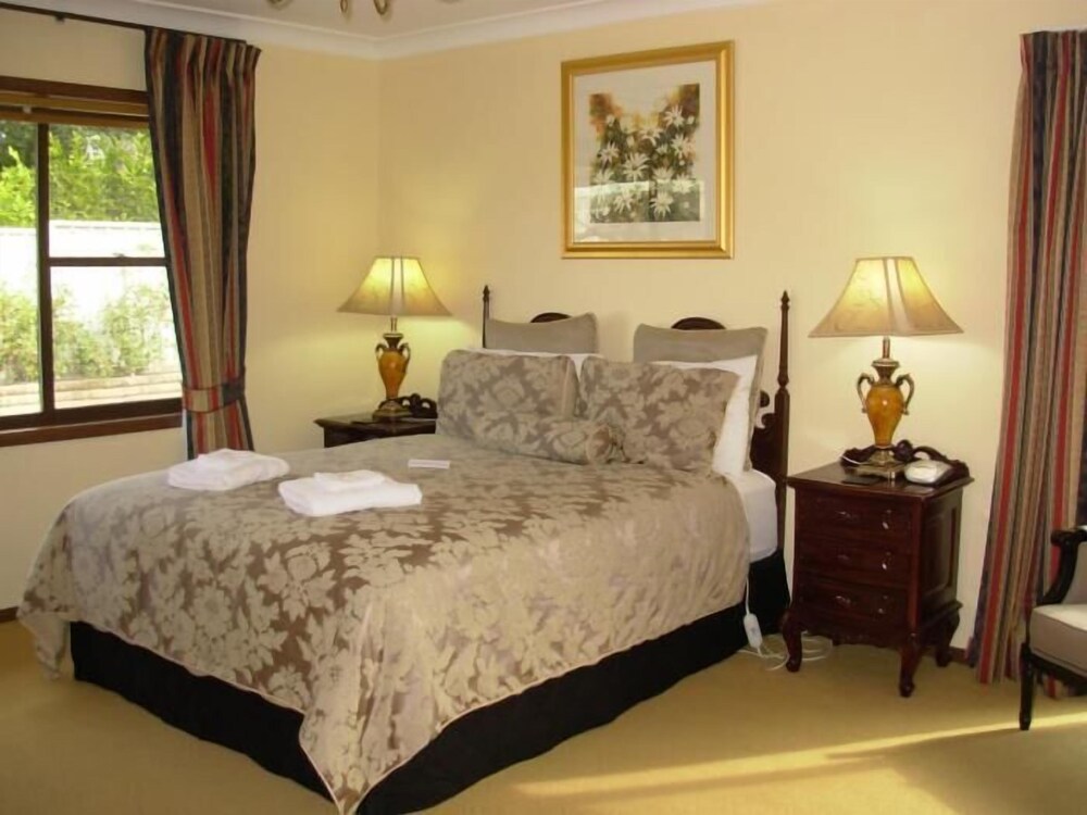 Bathurst Heights Bed and Breakfast