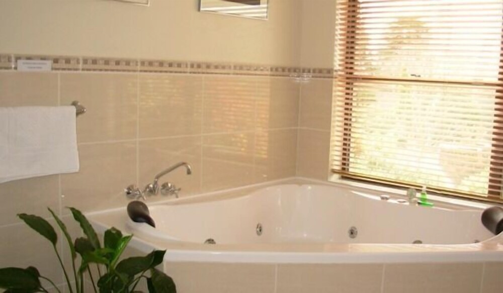 Bathurst Heights Bed and Breakfast