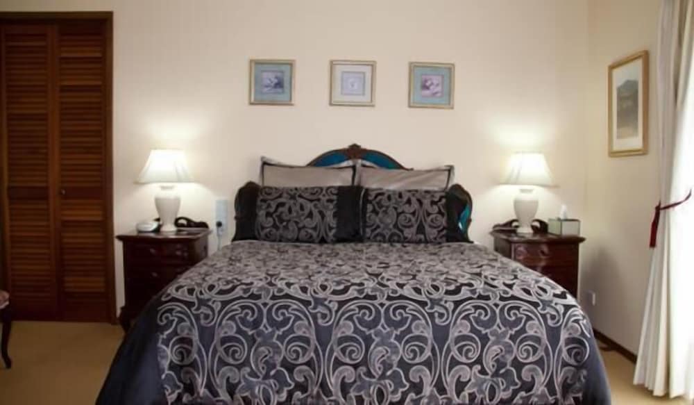 Bathurst Heights Bed and Breakfast