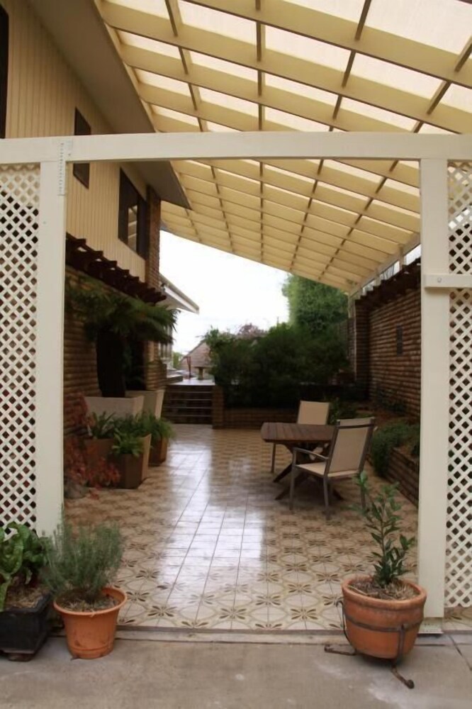 Bathurst Heights Bed and Breakfast