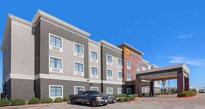 La Quinta Inn & Suites by Wyndham Pasadena North