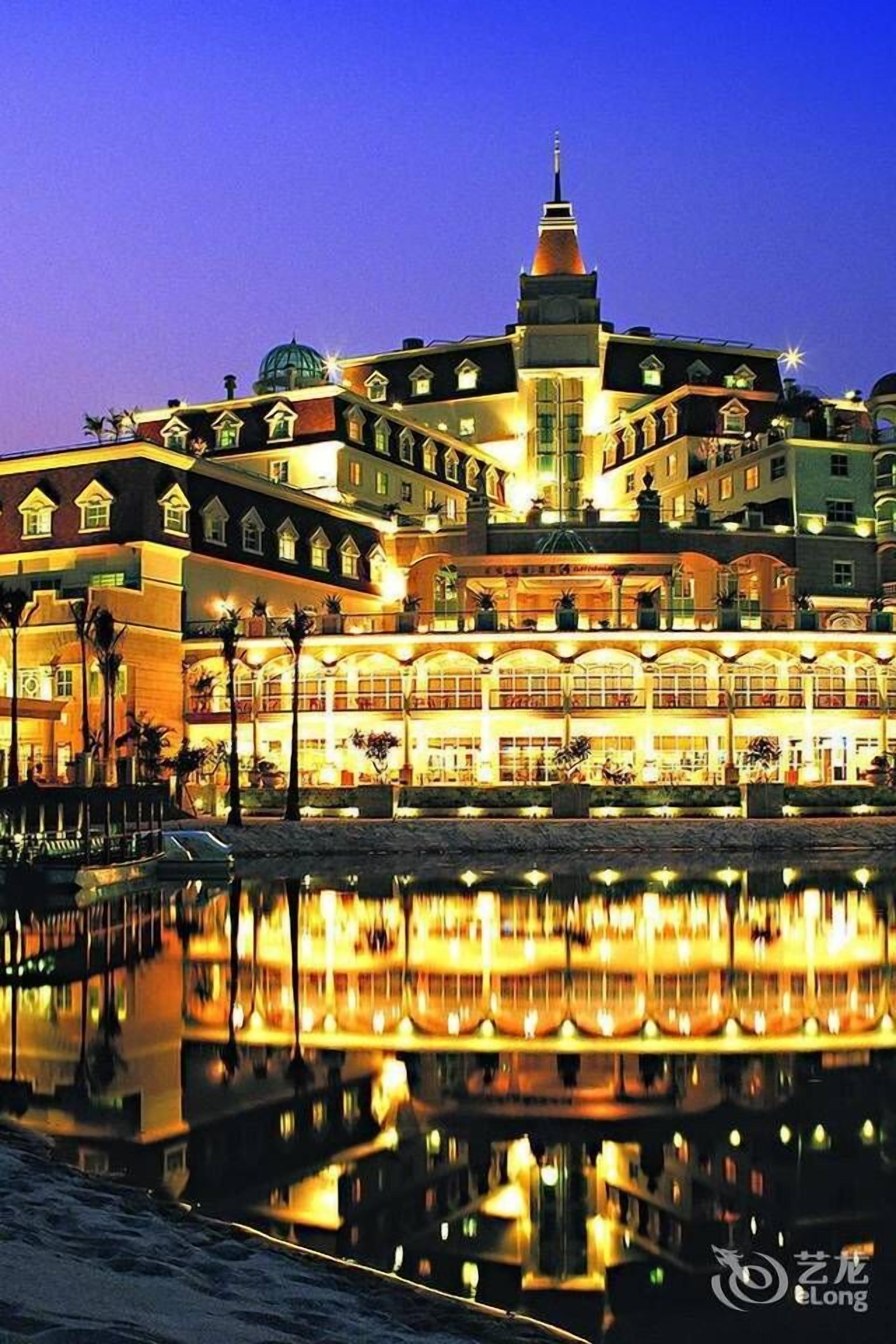 Clifford Golden Lake Hotel in Nanhai, China