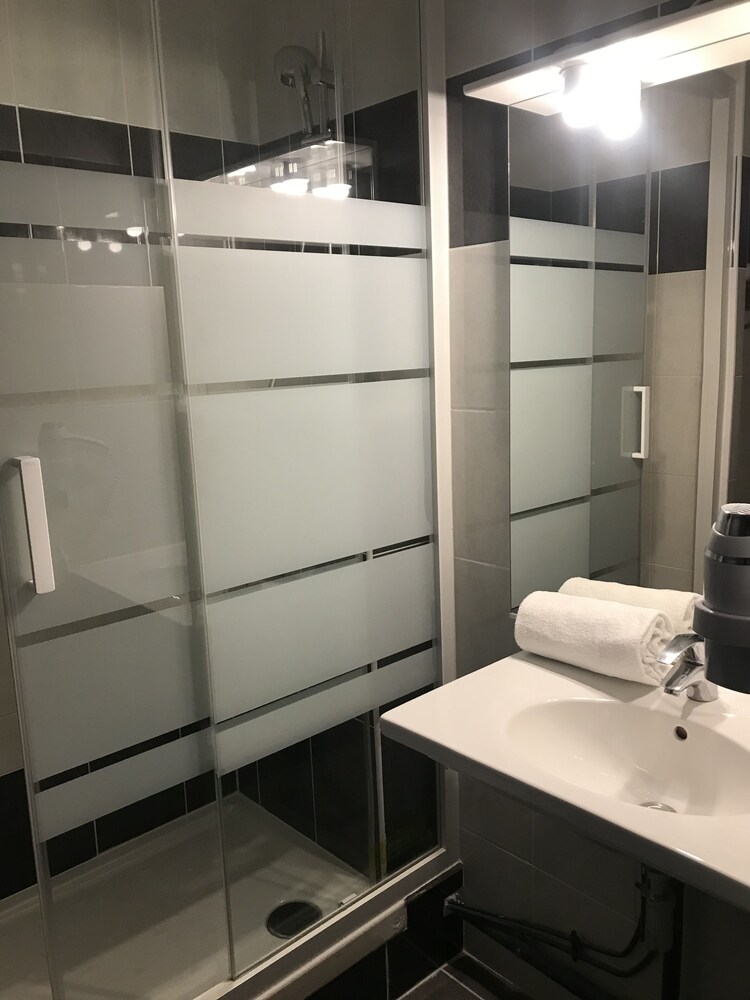 Comfort Hotel Dijon Sud in Longvic | Best Rates & Deals on ...