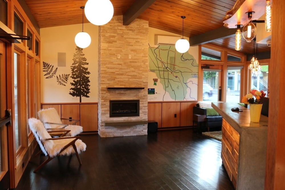 Room Deals for Timbers Inn, Eugene starting at 129 Hotwire