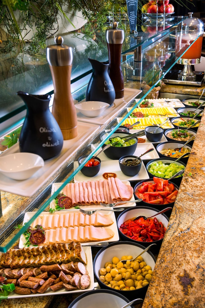 Breakfast buffet, Hilton Garden Inn Krakow