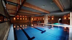 2 Innenpools, Liegestühle