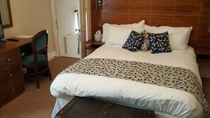 Desk, iron/ironing board, free WiFi, wheelchair access