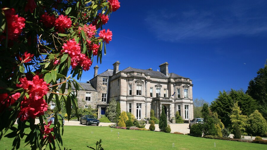 Tre-Ysgawen Hall