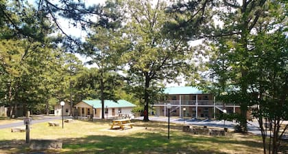 Travelers Inn