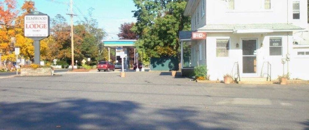 Elmwood Motor Lodge in Boscawen, United States