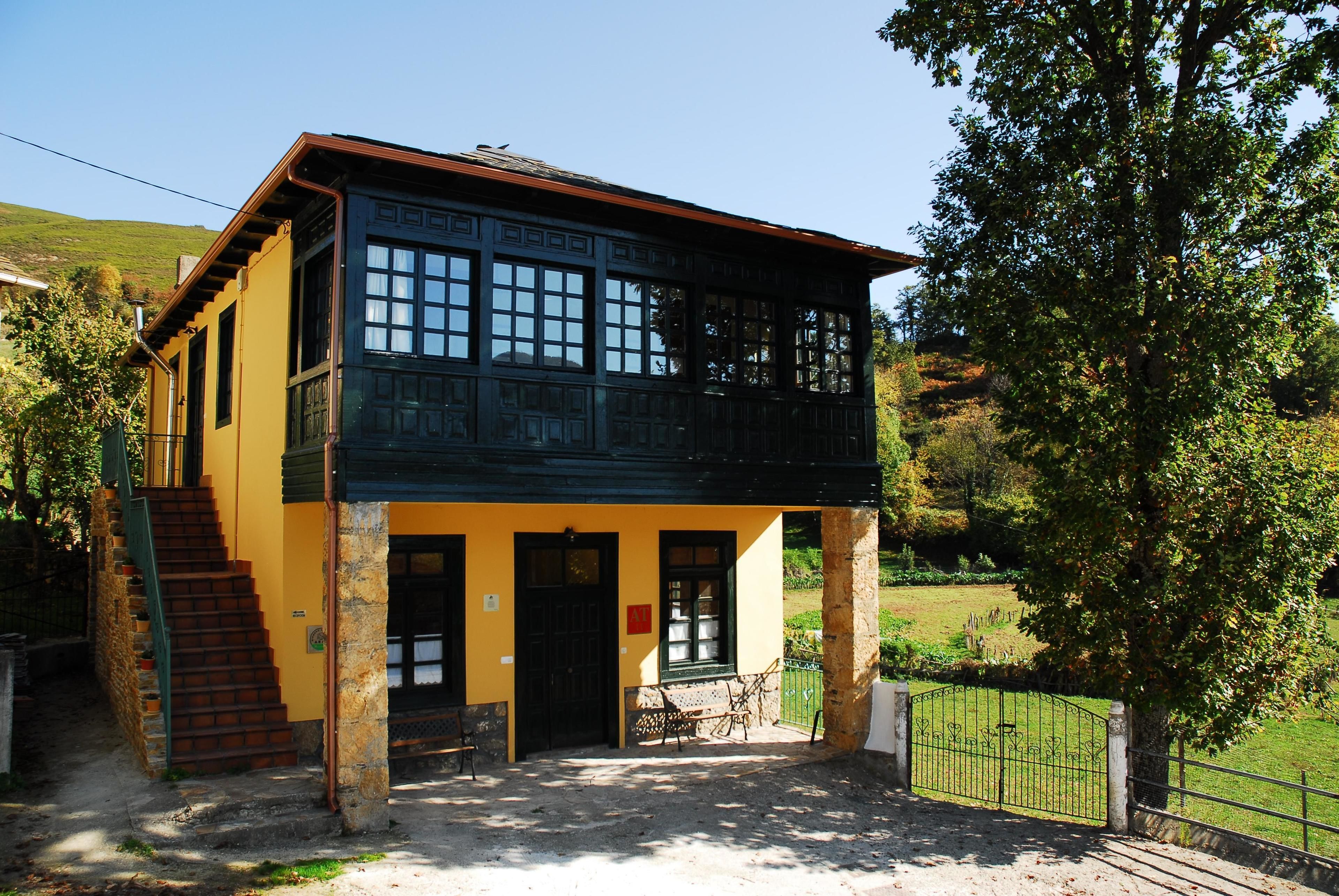 El Balcón De Muniellos in Oballo, Spain